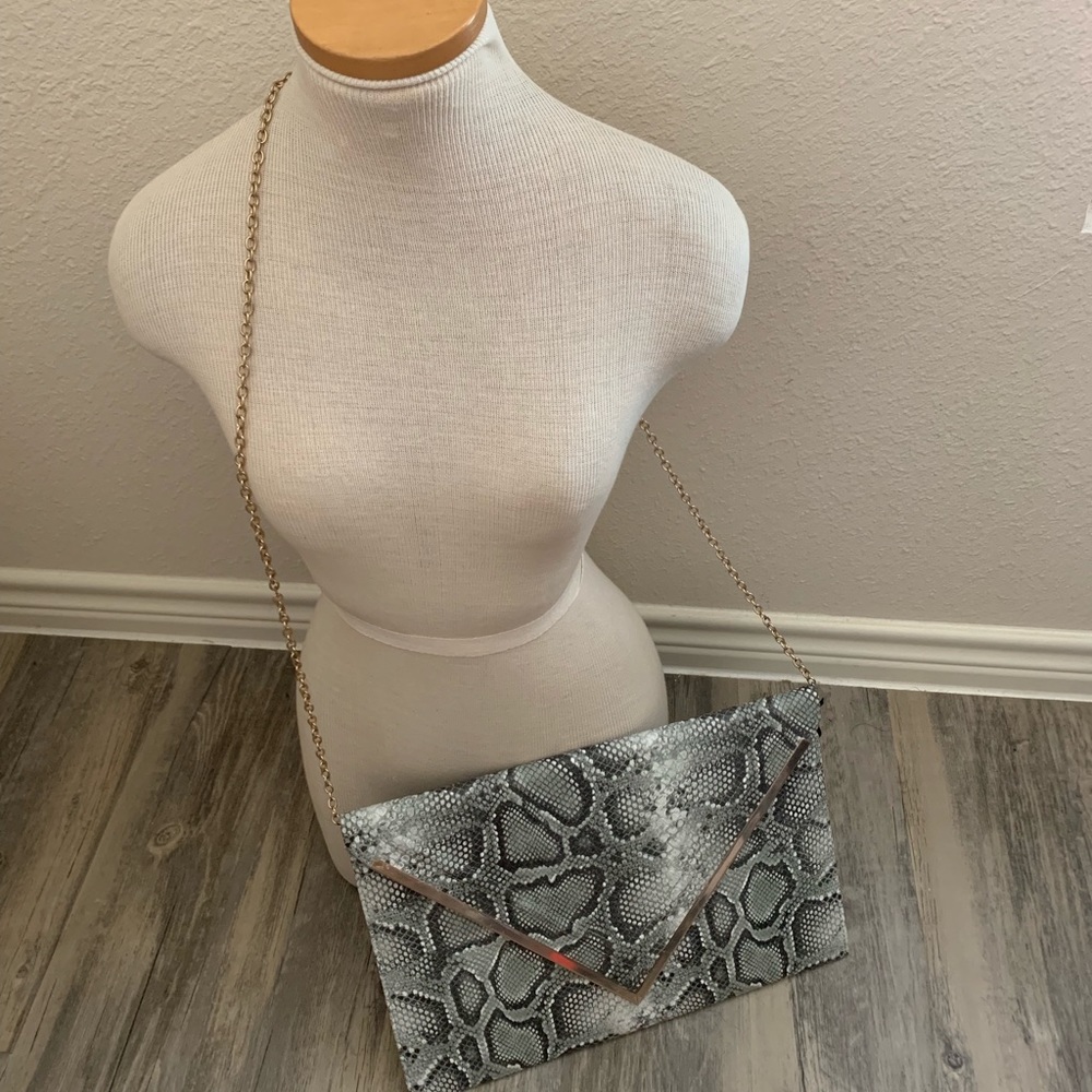 Oversized clutch!